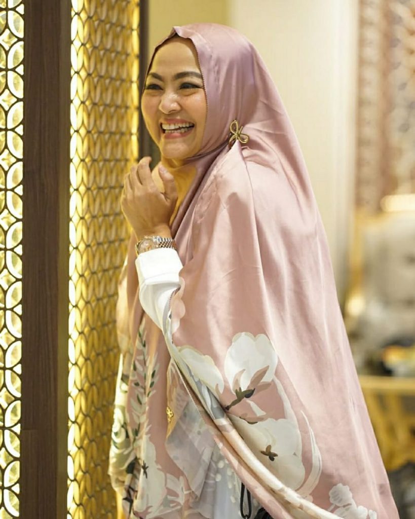Susan Emir - Interior designer dengan spesialisasi rumah Shabby Chic.