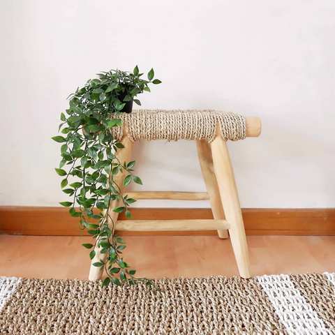 Bench yang dapat ditemukan di toko hiasan rumah di Jogja