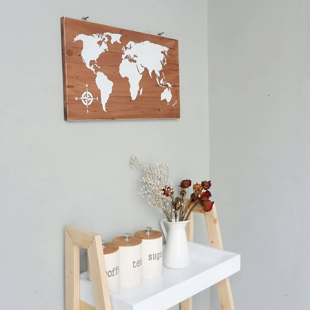 Wall decor peta dunia